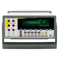 Fluke 8846A 220V — прецизионный мультиметр с разрядностью 6,5 знаков